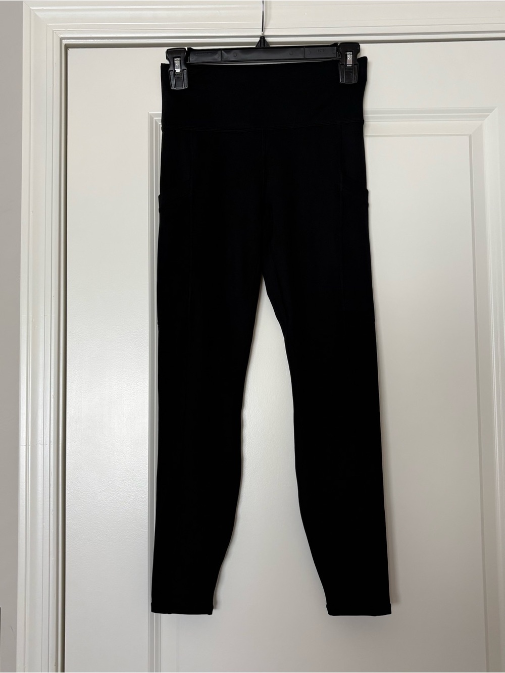 Fabletics Women’s Black Powerhold High-Waist Active Pocket Leggings - Picture 4 of 7
